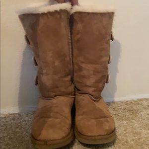 Bailey Button Uggs